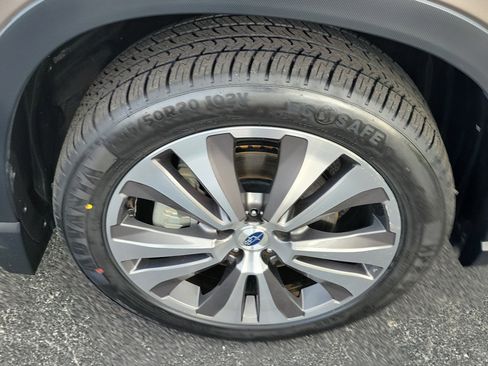 Certified 2021 Subaru Ascent Limited w/ Technology Package AWD/4WD image 8