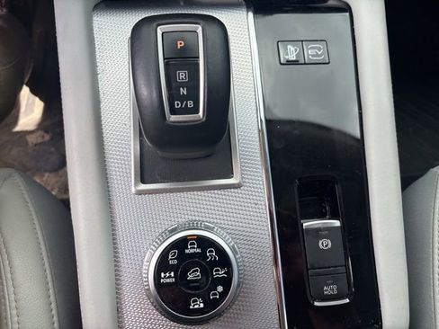 Used 2024 Mitsubishi Outlander SEL image 30