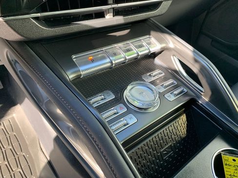 Certified 2024 Lincoln Nautilus Premier w/ Jet Appearance Package AWD/4WD image 25