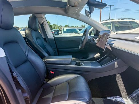 Used 2021 Tesla Model Y Long Range AWD/4WD image 15