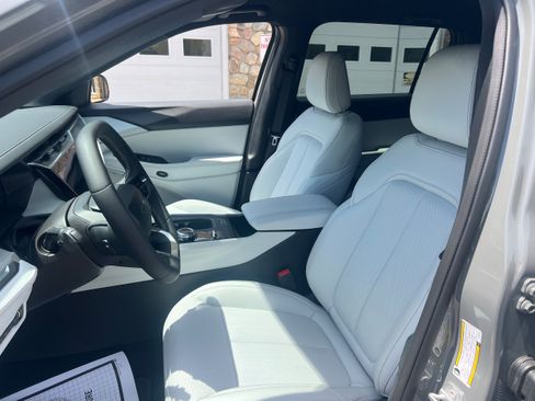 New 2026 Jeep Cherokee Limited AWD/4WD image 12