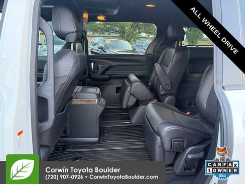 Used 2025 Toyota Sienna Platinum AWD/4WD image 24