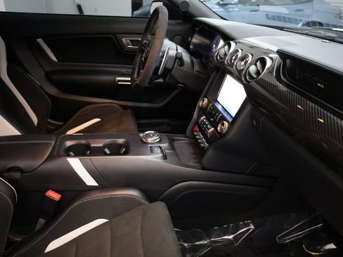 Used 2021 Ford Mustang Shelby GT500 w/ Carbon Fiber Track Pack RWD image 80