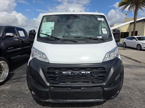Used 2025 RAM ProMaster 2500 w/ Convenience Group FWD image 2