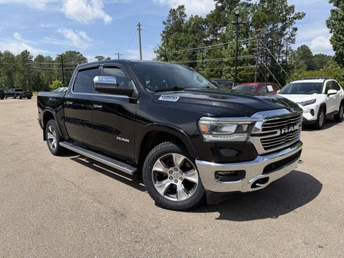 Used 2022 RAM 1500 Laramie AWD/4WD image 3