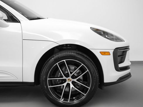 Certified 2026 Porsche Macan AWD/4WD image 14
