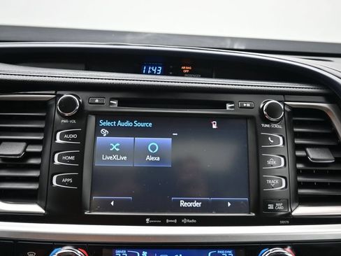 Used 2018 Toyota Highlander XLE w/ Protection Package #3 AWD/4WD image 17