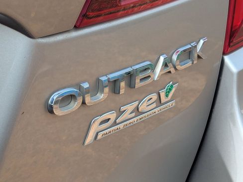Used 2016 Subaru Outback 2.5i Limited AWD/4WD image 5