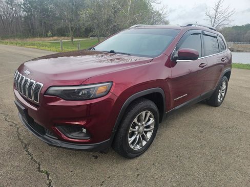 Used 2019 Jeep Cherokee Latitude Plus w/ Comfort/Convenience Group image 12