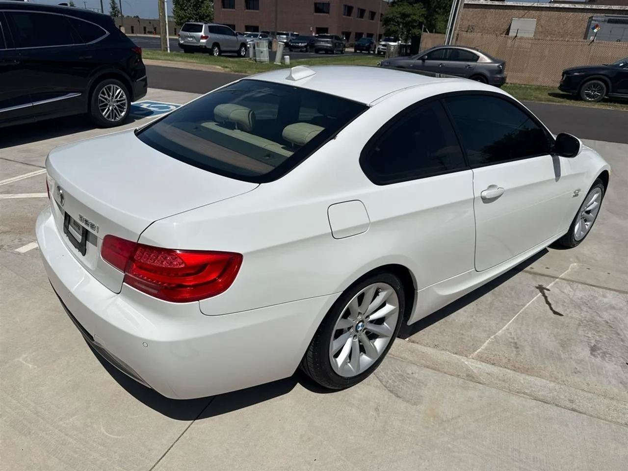 Used 2013 BMW 328i xDrive Coupe AWD/4WD image 10