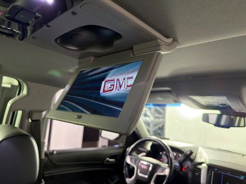 Used 2019 GMC Yukon SLT w/ Premium Edition AWD/4WD image 29