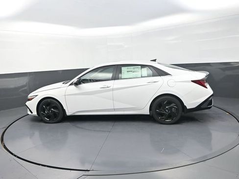 New 2026 Hyundai Elantra SEL Sport Premium FWD image 5