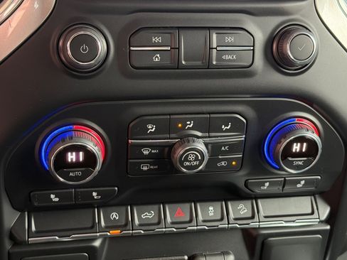 Used 2022 Chevrolet Silverado 1500 RST image 19