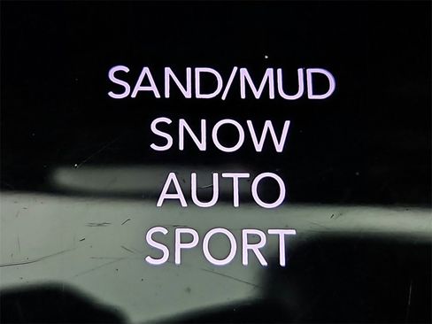 Used 2023 Jeep Wagoneer L Series II image 39