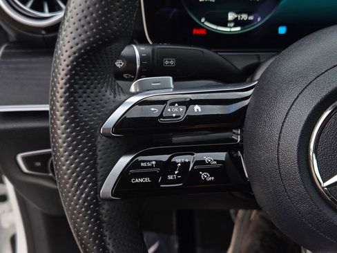 Used 2022 Mercedes-Benz E 450 4MATIC Cabriolet image 33