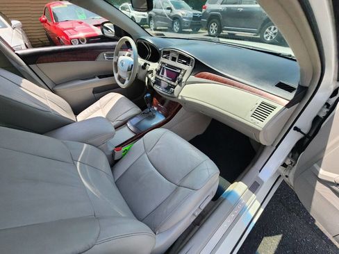 Used 2012 Toyota Avalon image 32