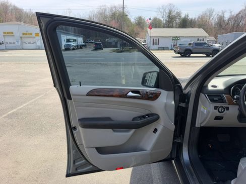 Used 2012 Mercedes-Benz ML 350 4MATIC image 23