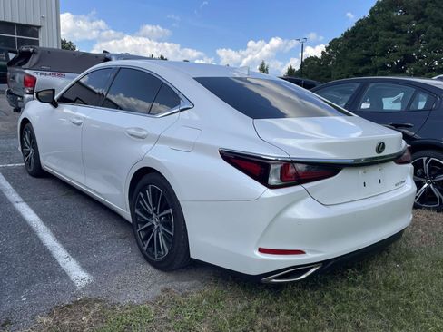 Used 2024 Lexus ES 350 w/ Premium Package FWD image 3