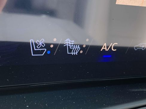 New 2025 Chevrolet Suburban Premier image 26