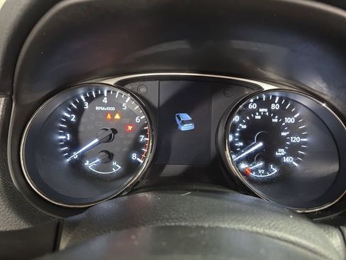 Used 2016 Nissan Rogue S image 18