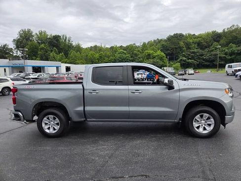 Used 2025 Chevrolet Silverado 1500 LT AWD/4WD image 9