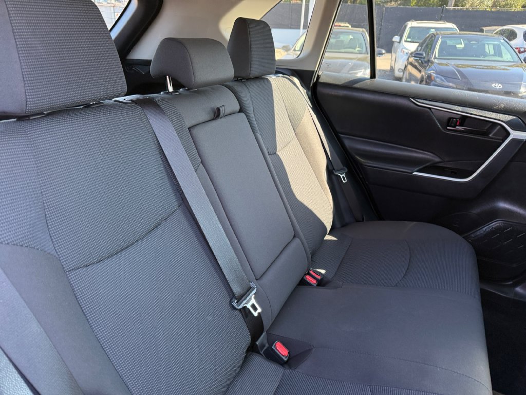 Used 2025 Toyota RAV4 LE AWD/4WD image 22