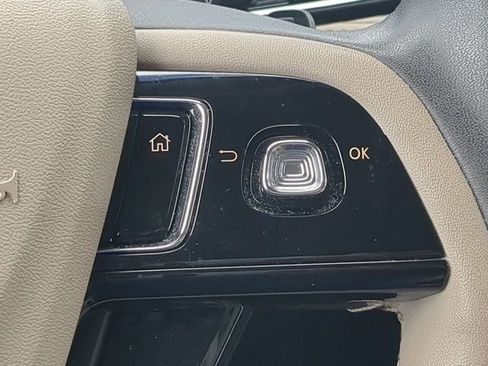 Used 2023 Lincoln Corsair FWD image 32