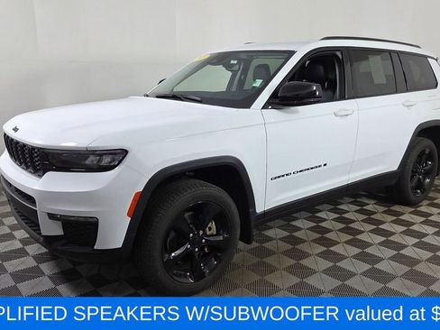 Used 2023 Jeep Grand Cherokee L Limited w/ Black Appearance Package AWD/4WD image 3