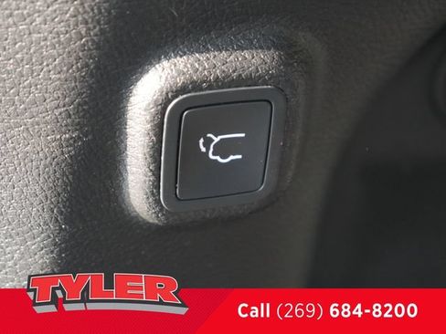 Used 2021 Jeep Cherokee Limited AWD/4WD image 18