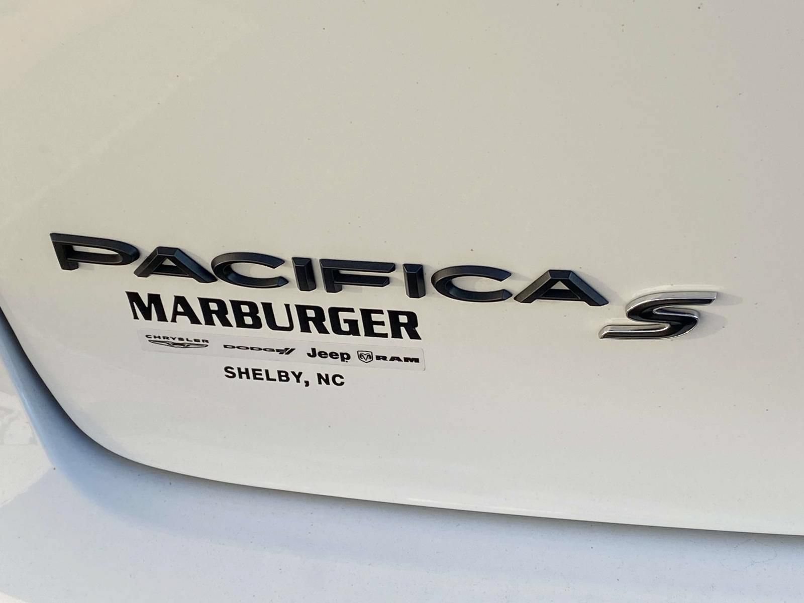 Used 2024 Chrysler Pacifica Limited FWD image 17