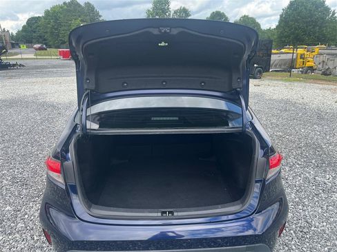 Used 2020 Toyota Corolla LE FWD image 13