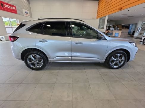 Used 2023 Ford Escape ST-Line w/ Tech Pack #1 AWD/4WD image 7