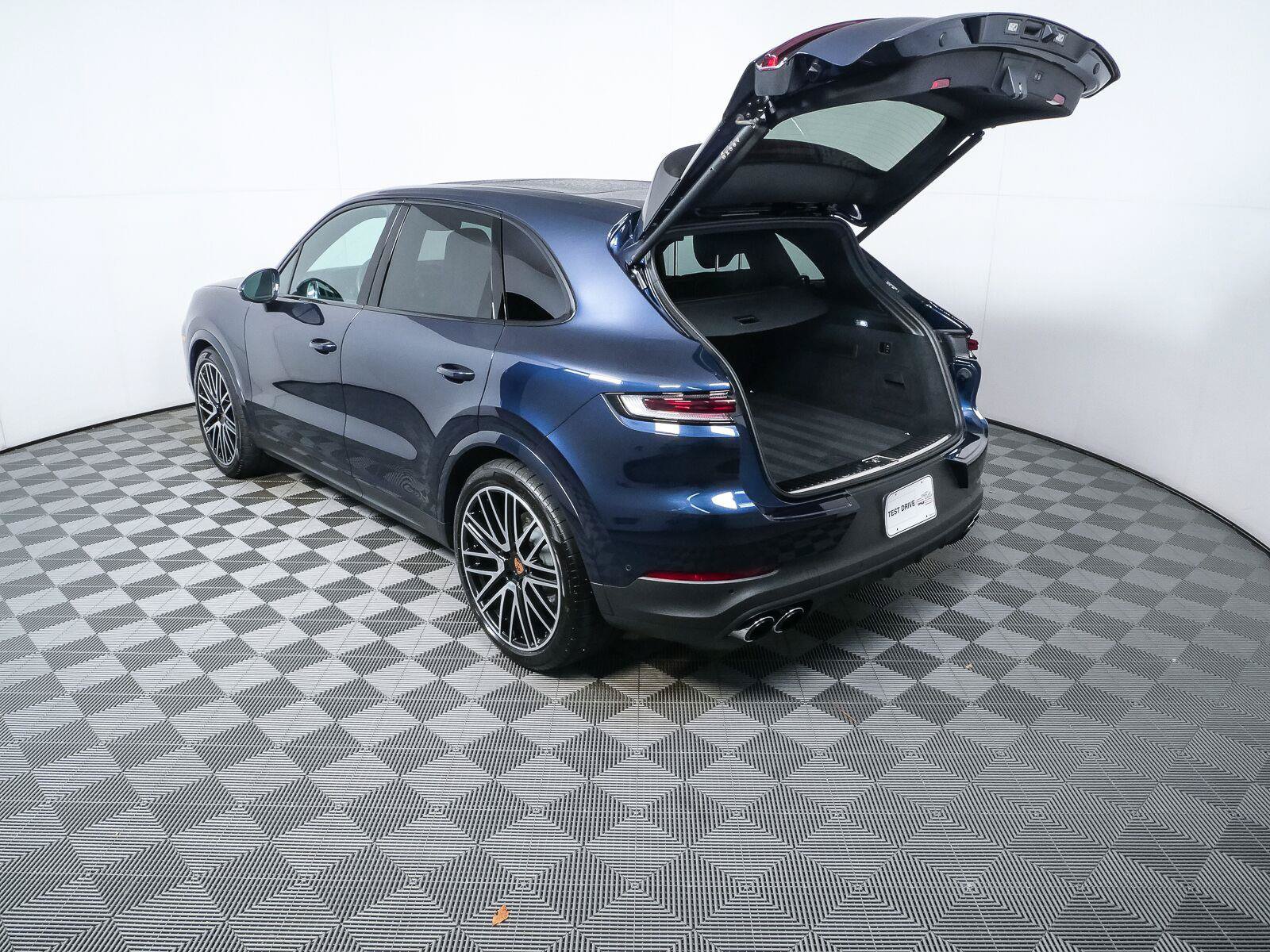 Certified 2026 Porsche Cayenne S AWD/4WD image 34