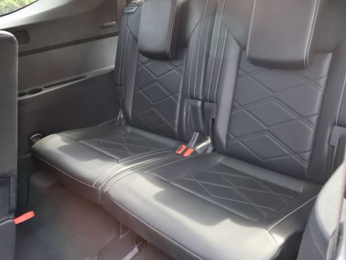 Used 2024 Volkswagen Atlas SE image 26