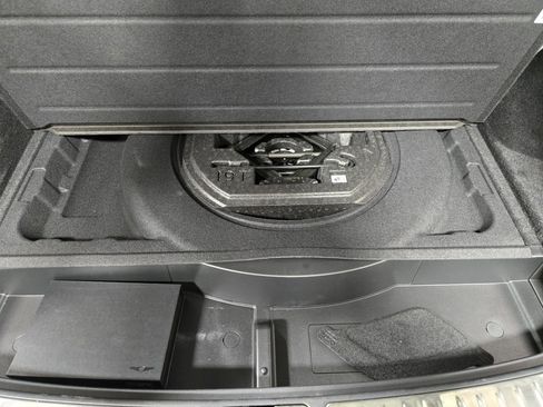 Used 2023 Genesis GV70 2.5T w/ Advanced Package image 47