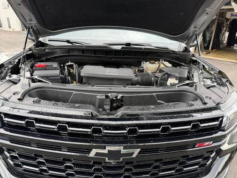 Used 2023 Chevrolet Suburban Z71 w/ Luxury Package AWD/4WD image 27
