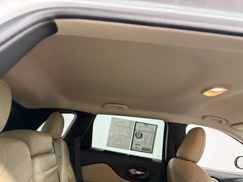 Used 2017 Jeep Cherokee Limited AWD/4WD image 67