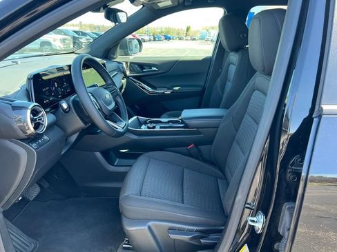 Used 2026 Chevrolet Equinox LT image 4