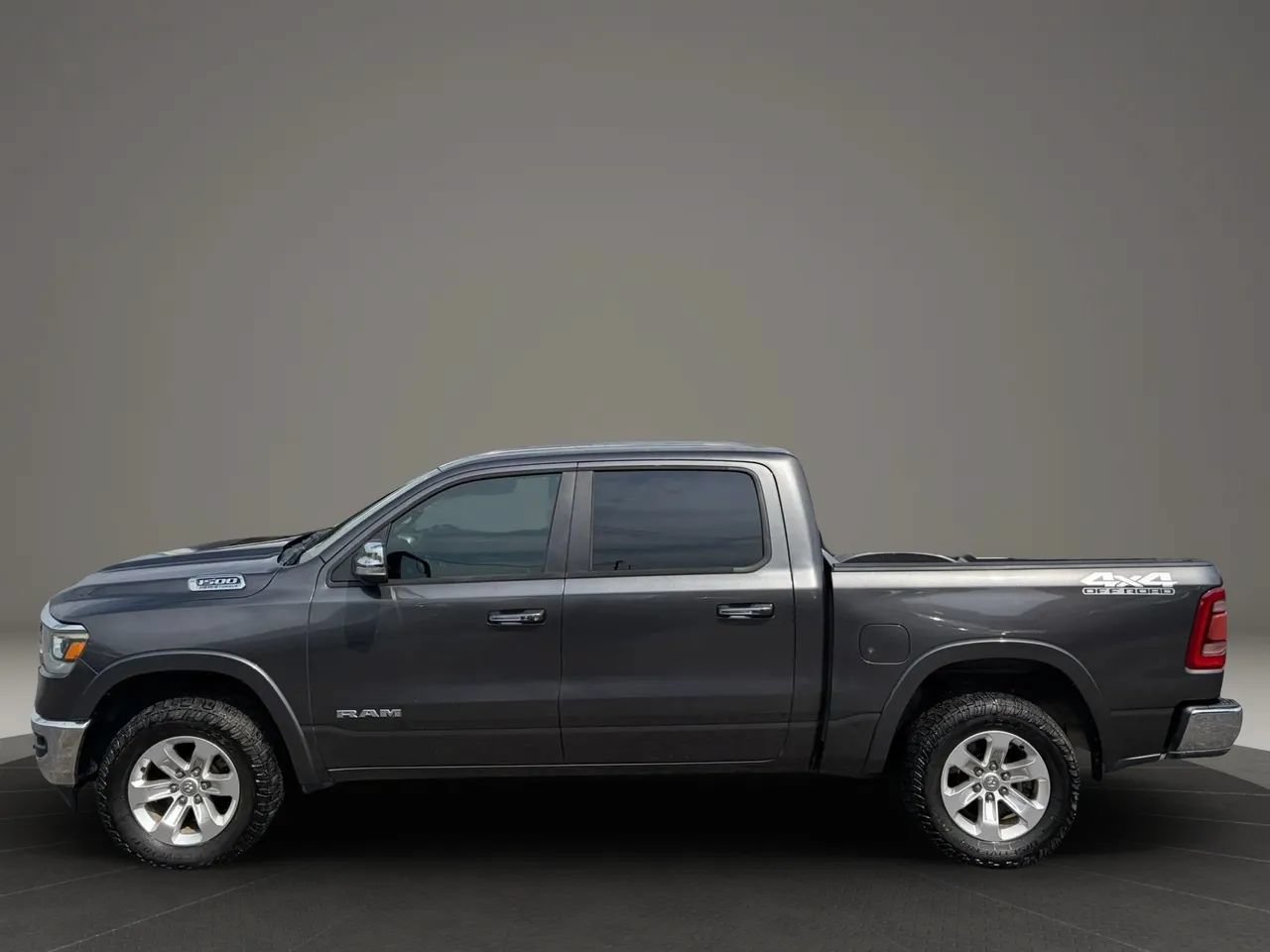 Used 2021 RAM 1500 Laramie w/ Off Road Group AWD/4WD image 2