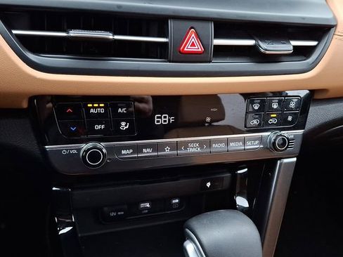 Used 2024 Kia Seltos EX image 16