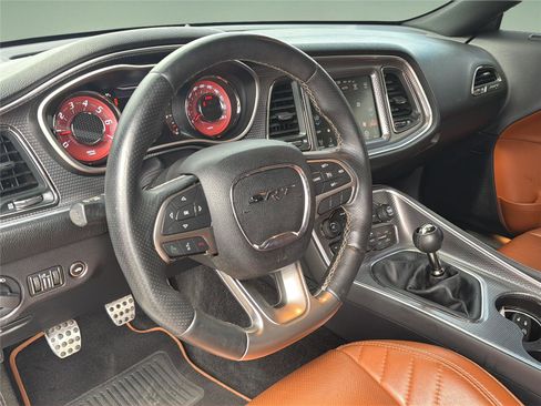 Used 2015 Dodge Challenger SRT Hellcat RWD image 30
