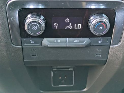 Used 2025 GMC Yukon Elevation AWD/4WD image 13