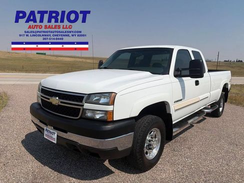 Used 2007 Chevrolet Silverado 2500 LT AWD/4WD image 1
