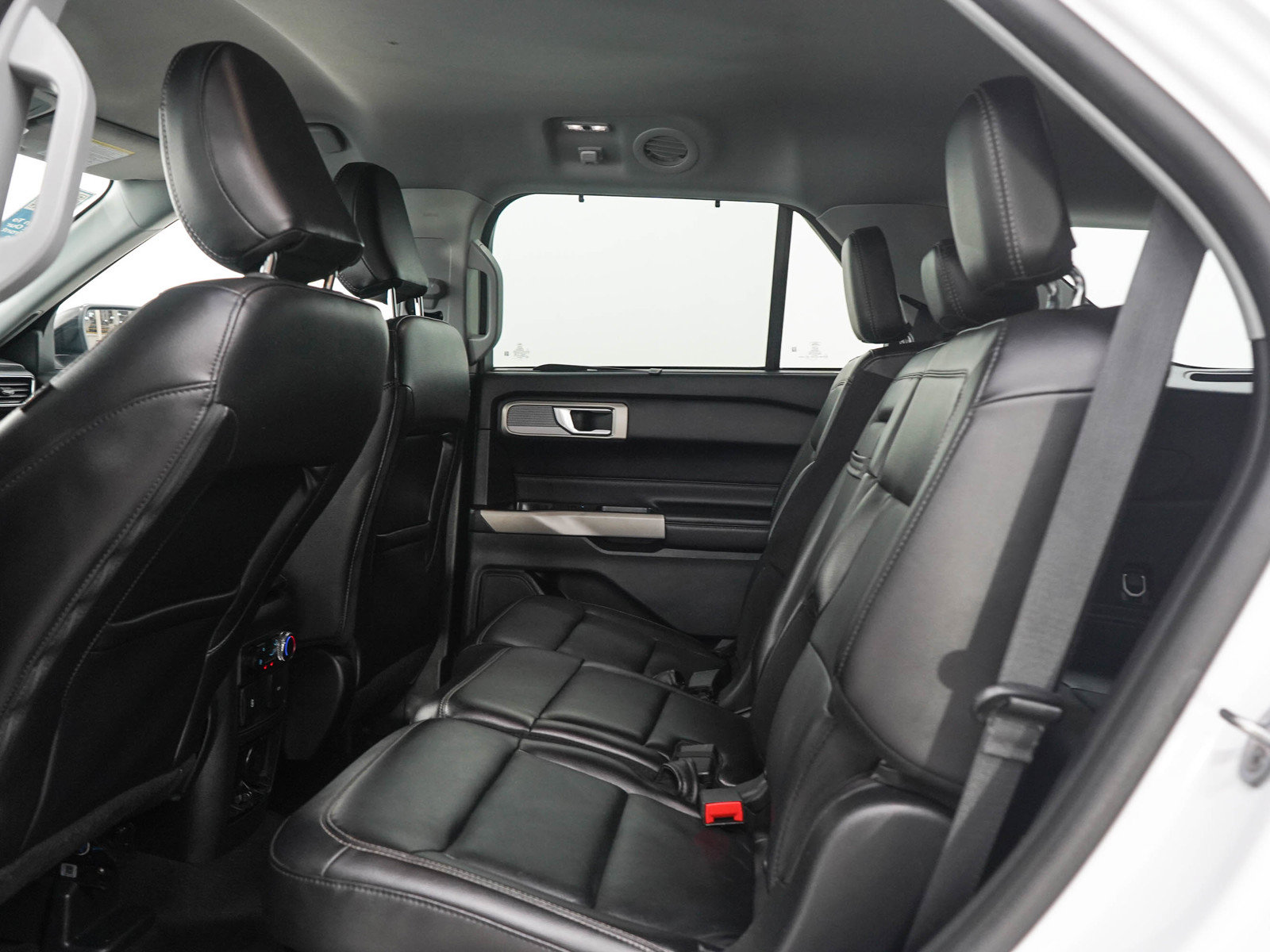 Used 2023 Ford Explorer Limited AWD/4WD image 15