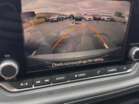 Certified 2025 Nissan Rogue S image 17