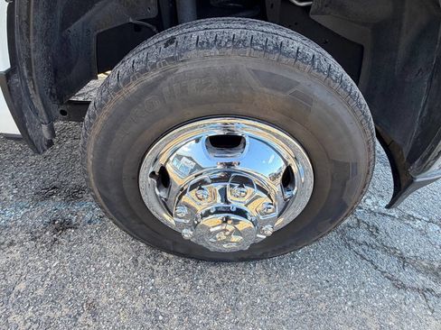Used 2024 RAM 3500 Tradesman w/ Chrome Appearance Group image 60