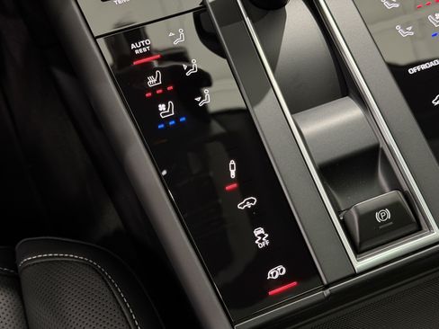 New 2026 Porsche Macan GTS AWD/4WD image 40