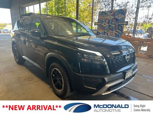 Used 2025 Nissan Pathfinder Rock Creek AWD/4WD image 2