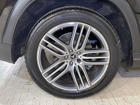 Used 2024 Mercedes-Benz GLS 450 4MATIC image 11