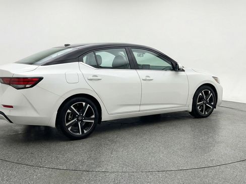 Used 2025 Nissan Sentra SV FWD image 9